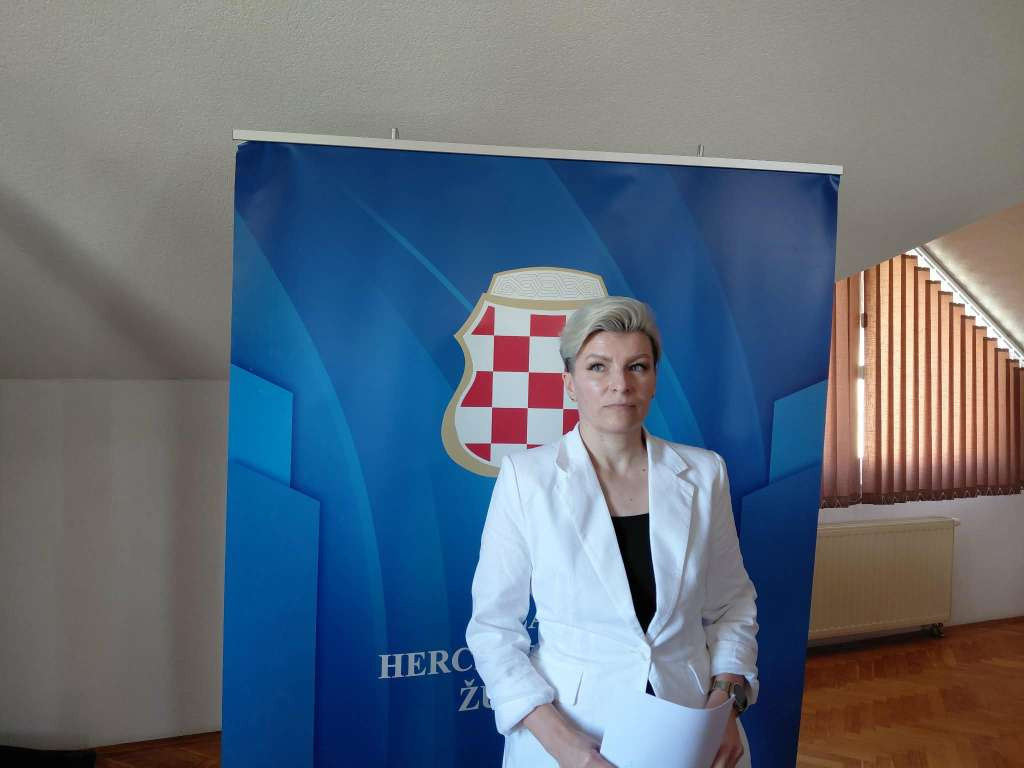 Nakon ostavki liječnika u Kantonu 10, Vlada poručila: Nema pregovora prije listopada