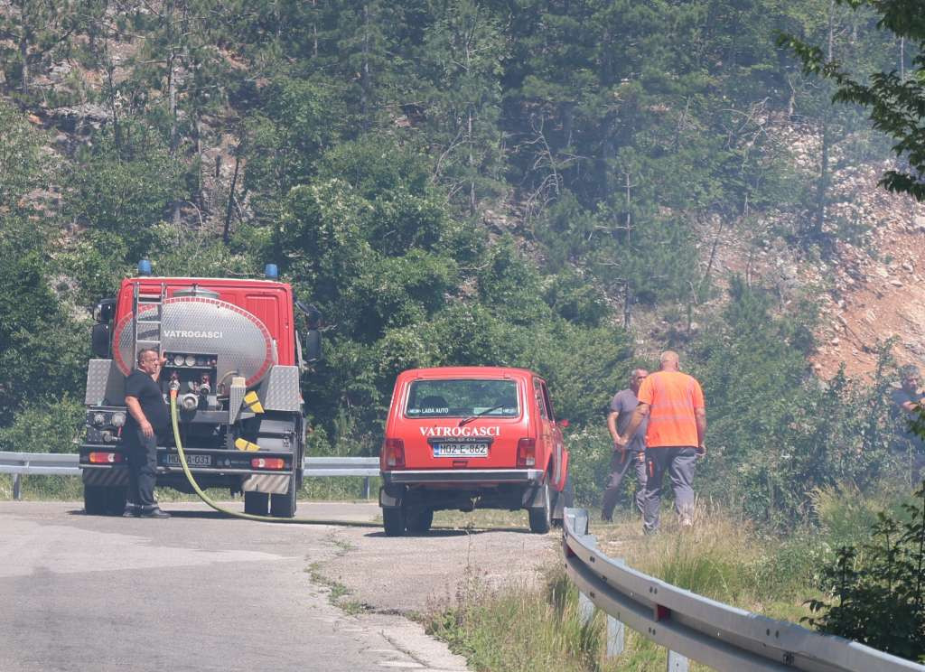 Požari kod Mostara i Konjica i dalje aktivni