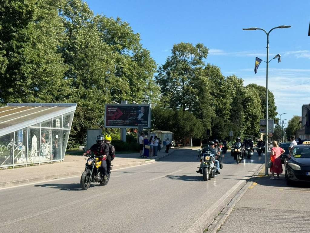 Iz Bihaća prema Potočarima krenula kolona učesnika 15. Moto maratona