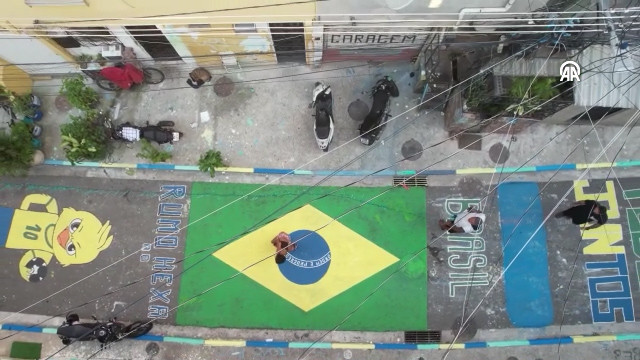 Oživljena tradicija ukrašavanja ulica u brazilskim favelama pred Svjetsko prvenstvo 2026.