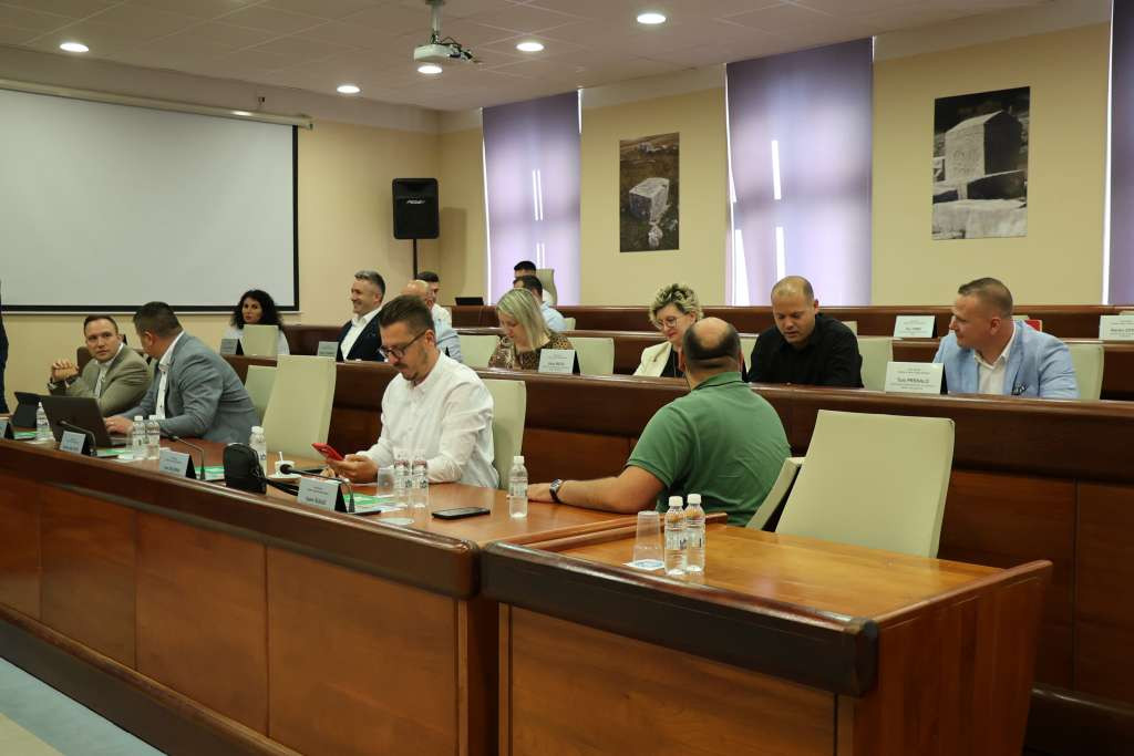 GV Mostar: Nakon dvosatne rasprave nije usvojen dnevni red, sjednica nije održana