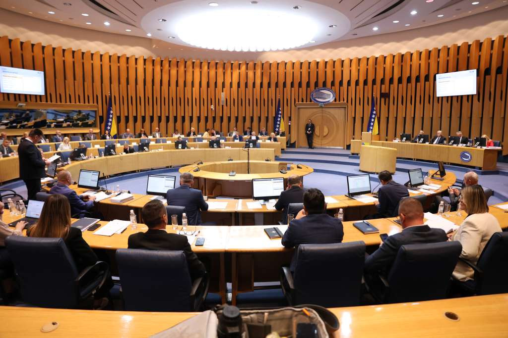 Počela sjednica Doma naroda PSBiH: Hoće li razmatrati Zakon o plaćama?