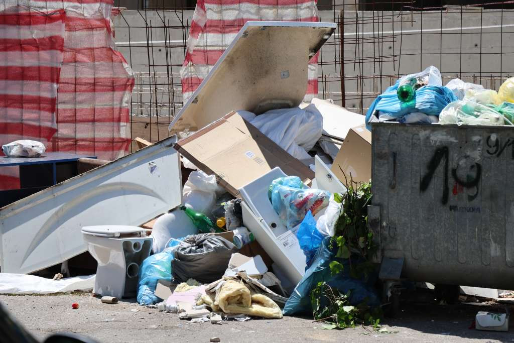 Počinje odvoz nagomilanog otpada iz Mostara, angažirana mehanizacija na deponiji