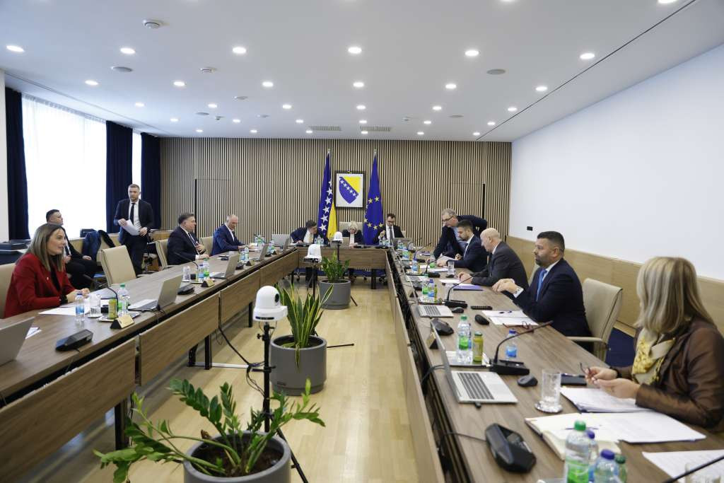 Vijeće ministara BiH danas o VSTV-u, planu razminiranja i Fondu za reformu javne uprave