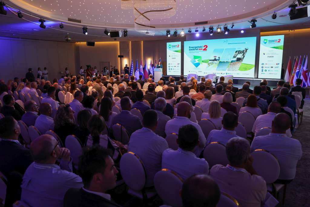 Predstavnici vlada, ambasada i investitora na konferenciji o energetskim politikama u Tuzli