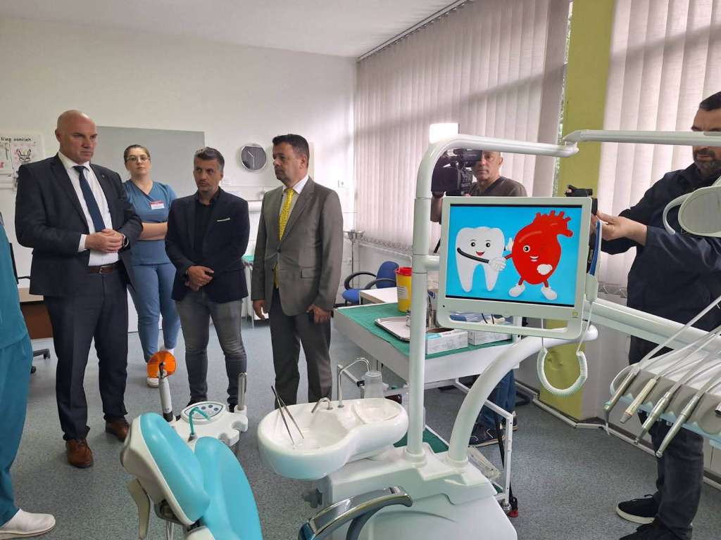 Projekt vrijedan 78.000 KM za unapređenje oralnog zdravlja romske populacije u Domu zdravlja Kladanj