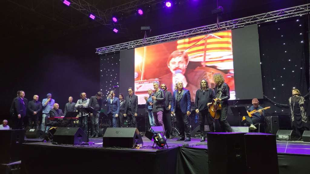Emocije, nostalgija i bezvremenski hitovi obilježili koncert 'Indexi i prijatelji'