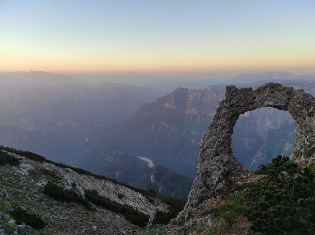 Helikopter OS BiH pomogao u evakuaciji smrtno stradalog sa Čvrsnice