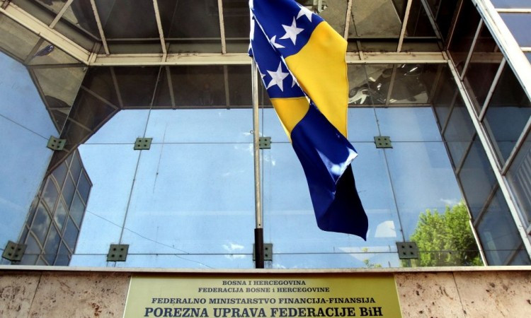 Inspektori Porezne uprave FBiH na području USK izvršili 20 kontrola, zapečaćeno 10 objekata