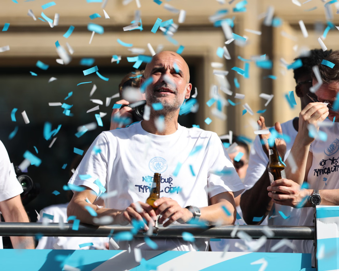 Spektakularan oproštaj za Guardiolu: Manchester City uz pjesmu, trofeje i suze ispratio legendarnog trenera