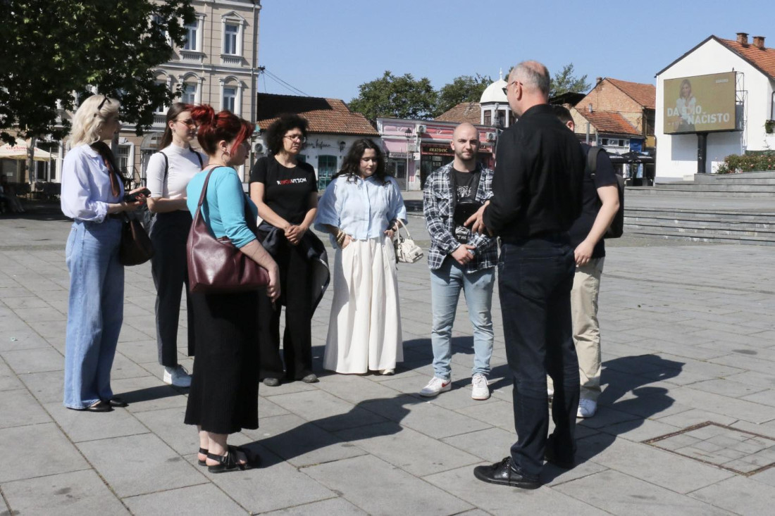 Upućen apel za pravdu: Mladi iz Srbije i BiH zajedno odali počast žrtvama Bradine i Tuzlanske kapije