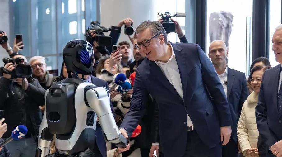 Vučić: Srbija će prva u Evropi imati humanoidne robote