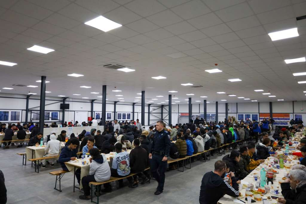 Iftar u kampu Lipa okupio institucije i humanitarne organizacije koje pomažu migrantima