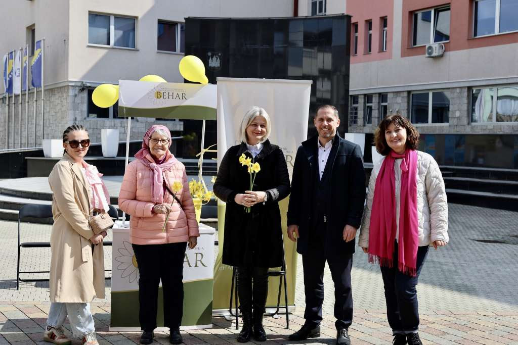 Dan narcisa na Gradskom trgu u Bihaću – Poruke podrške i važnosti prevencije karcinoma dojke