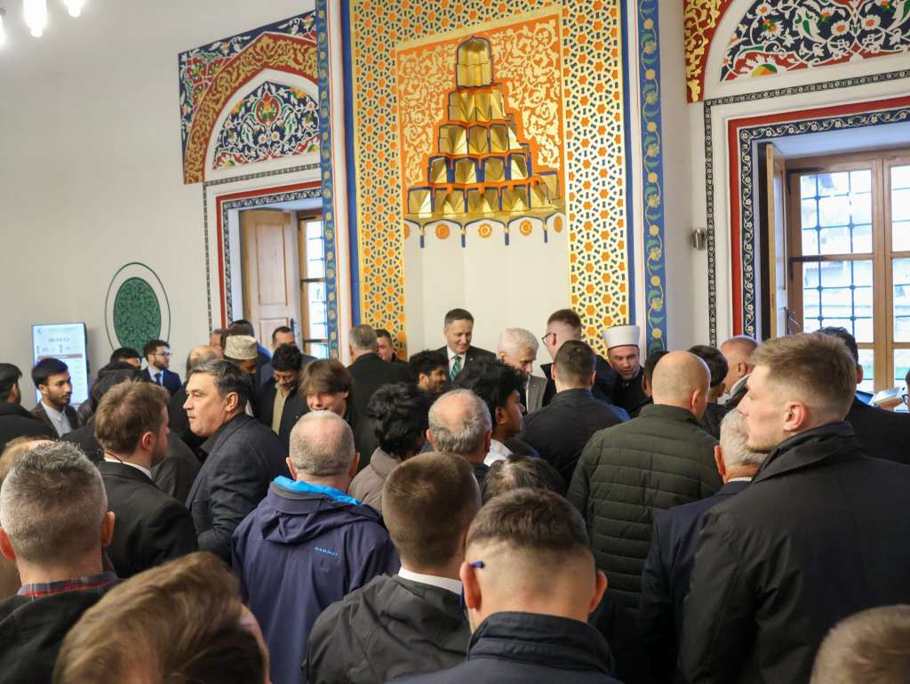Širom BiH klanjan bajram-namaz uz poruke solidarnosti i jedinstva