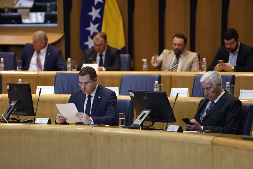 Dom naroda PSBiH usvojio dnevni red, počela rasprava o prijedlogu izmjena i dopuna Zakona o plaćama