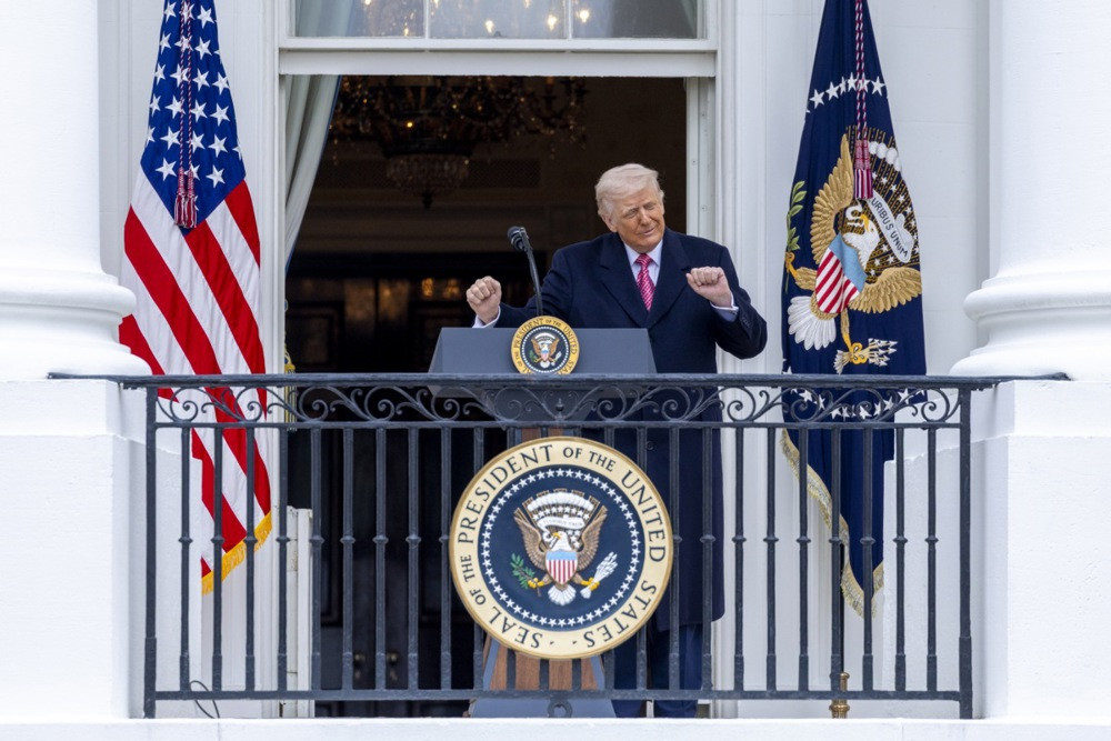 Trump: Ako Hormuz ne bude otvoren odmah, uništićemo ostrvo Harg, iranske elektrane i naftne bušotine