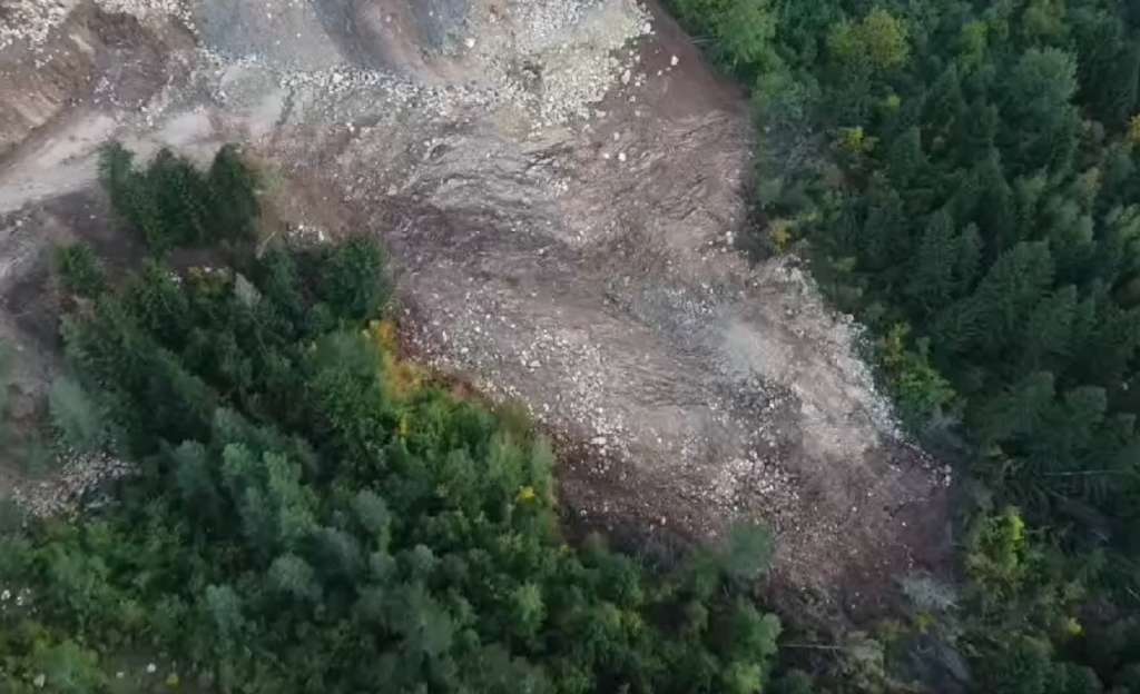 Curine njive: I dalje konstantan dotok vode iz pravca deponije koji se ulijeva u drenažni kanal