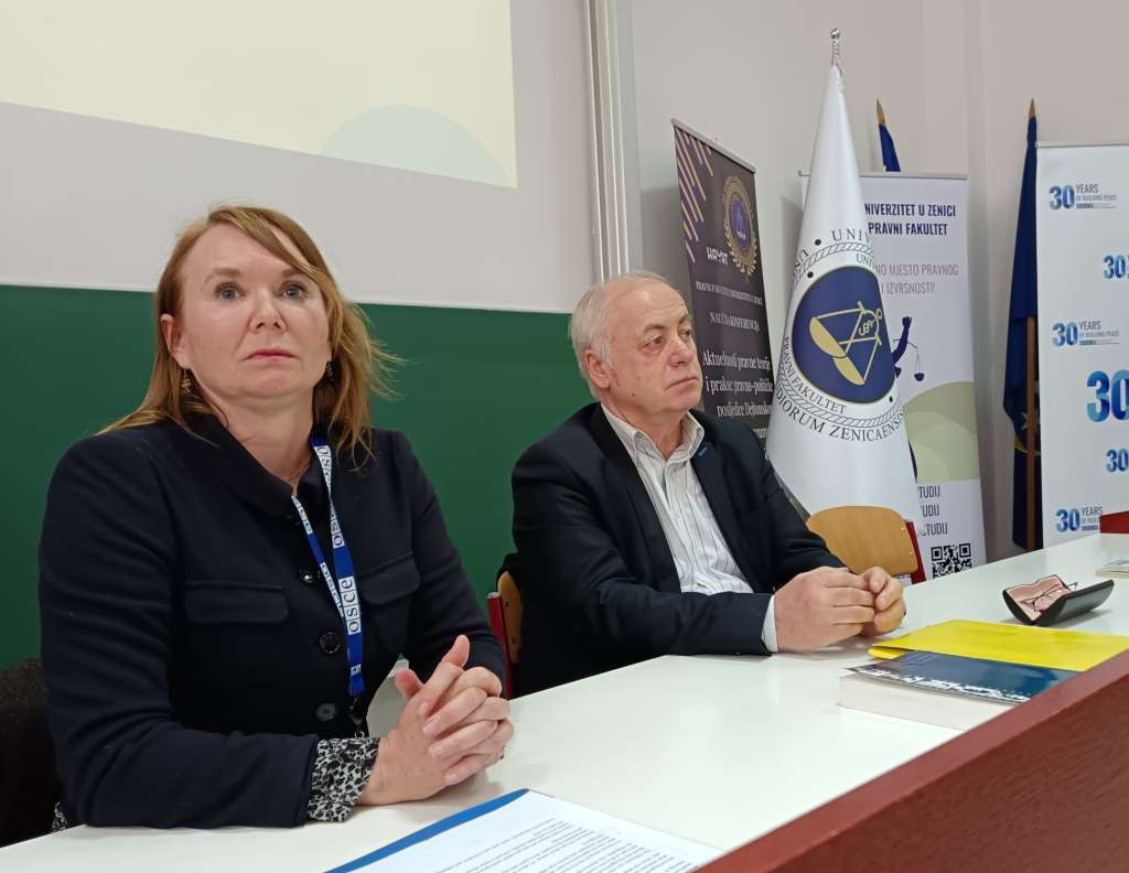 Projektom "Prvi put na izbore" izborni proces simuliran zeničkim studentima i srednjoškolcima