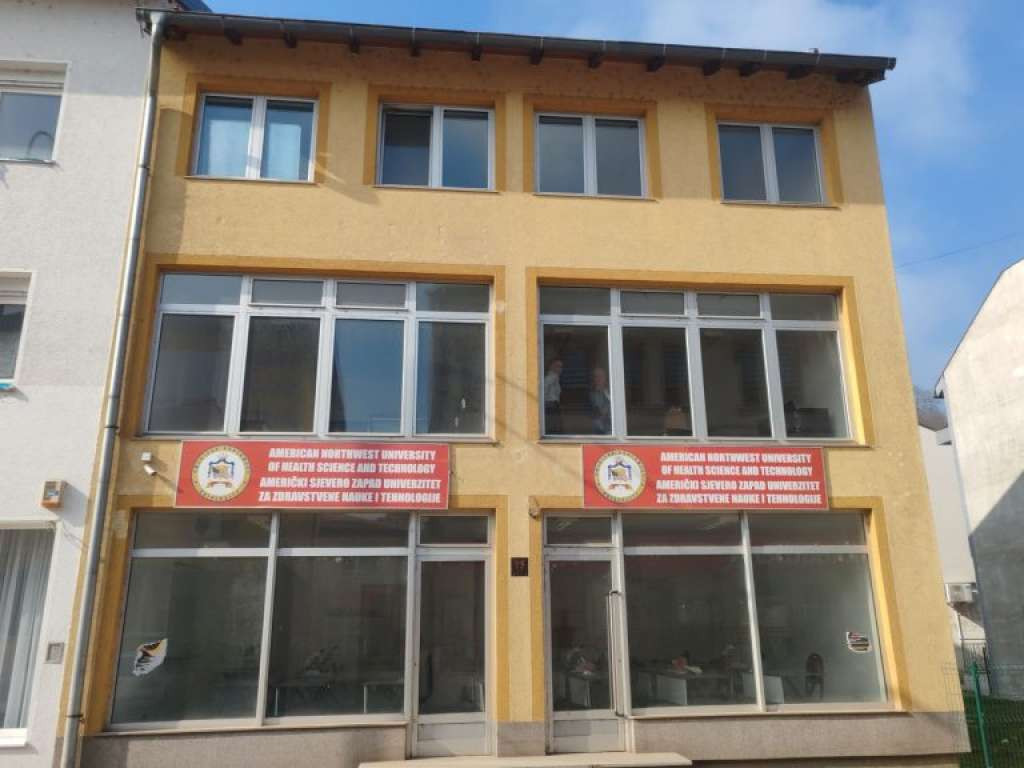 Iz prostorija Univerziteta u Goraždu otuđena veća količina inventara