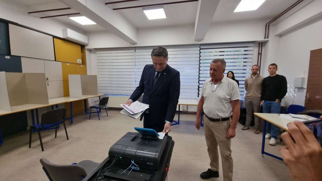 Bećirović: Demokratski izbori su temelj države, volja naroda mora biti vrhovni zakon