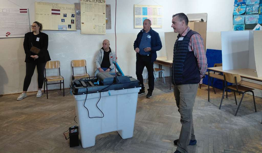 U Livnu otvorena sva biračka mjesta