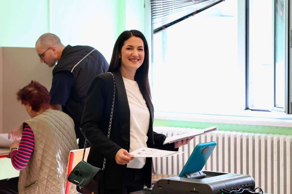 Trivić: Pozivam građane na strpljenje zbog nešto sporijeg procesa glasanja