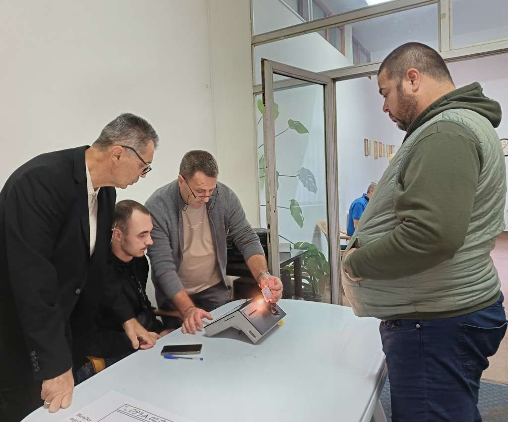 Kasne izbori u Zenici, Kaknju, Visokom, Maglaju i Varešu, Usora otklonila tehničke probleme