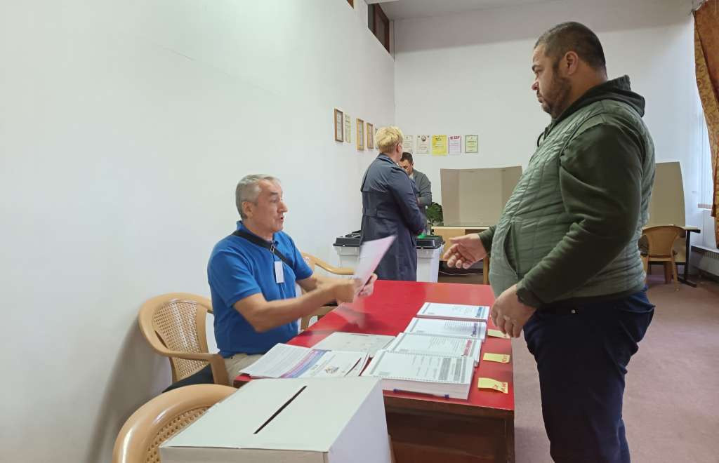 Jedan incident s nepravilnostima oko materijala zabilježen u Zenici, do 15 sati glasalo 23,8 posto
