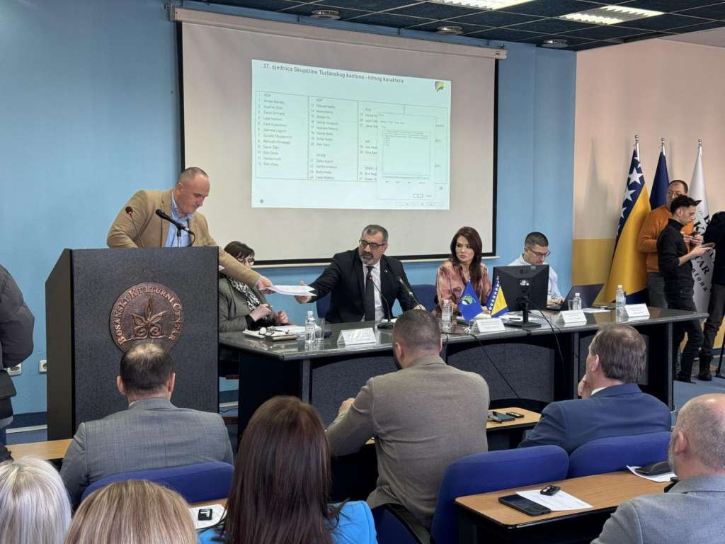 Preliminarni rezultati - SDA vodeća u Skupštini TK sa 13 mandata, SDP-u sedam