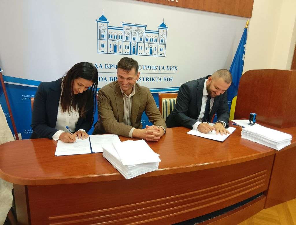 U Brčkom potpisan ugovor za sanaciju i zatvaranje nesanitarne deponije u blizini grada