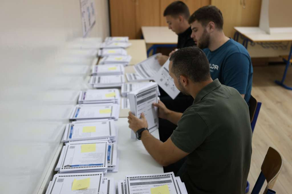 CIK BiH: Glasovi iz dijaspore pristigli, u toku verifikacija, uskoro počinje brojanje