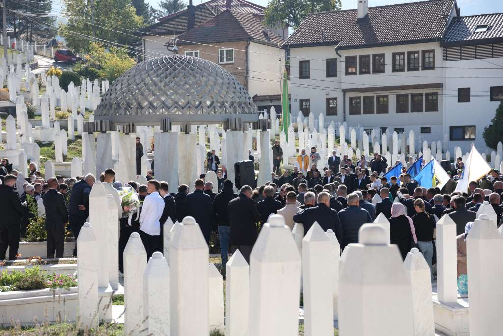Na Kovačima obilježena 23. godišnjica smrti Alije Izetbegovića: Poruke o očuvanju BiH