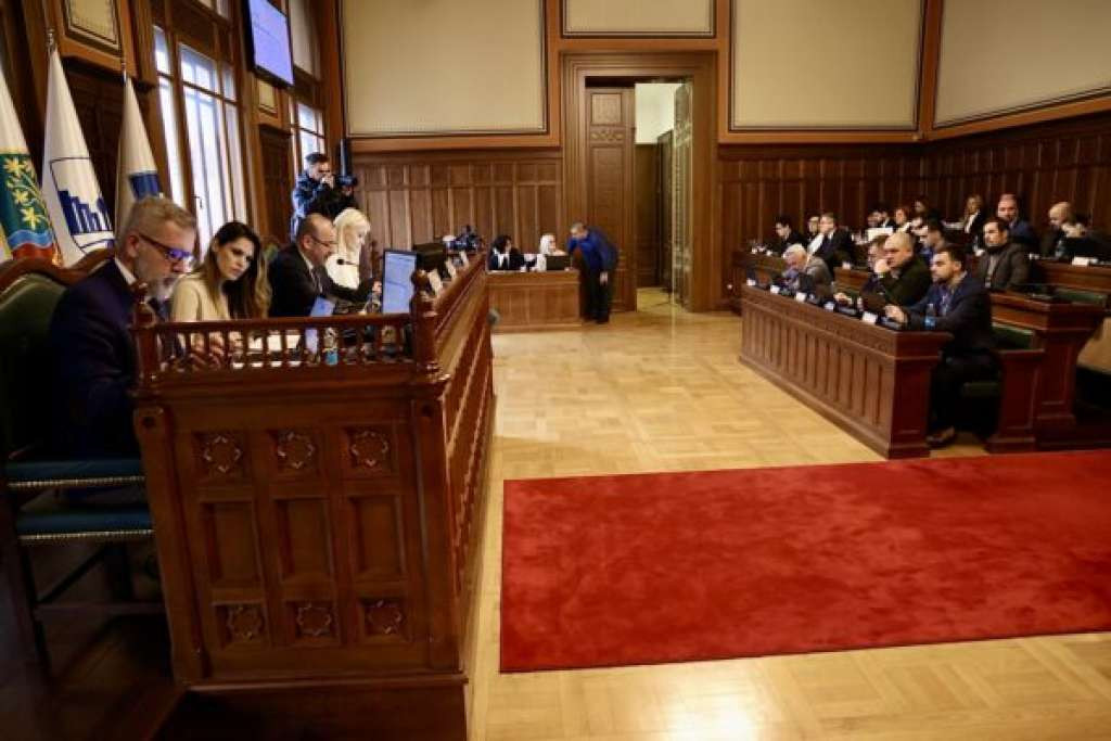 Gradski vijećnici danas donose odluku o dodjeli priznanja 'Plaketa Grada Sarajeva'