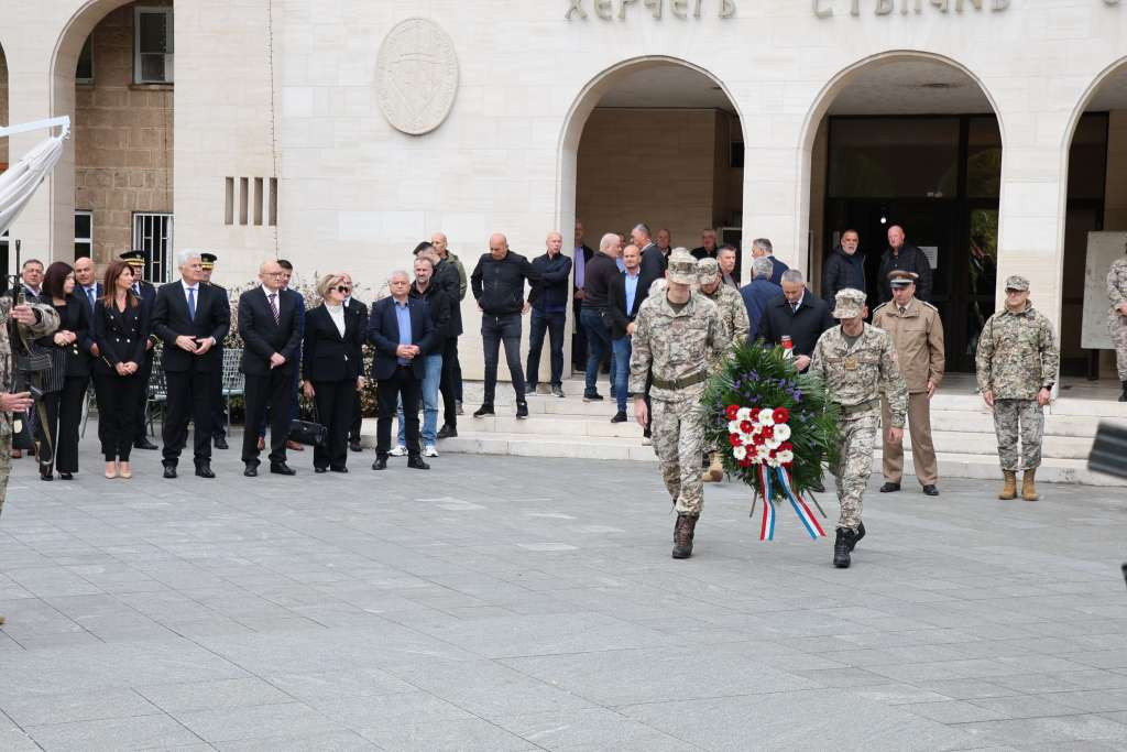Ministarstvo obrane BiH i OS BiH u Mostaru obilježili blagdan Svih svetih i Dušni dan
