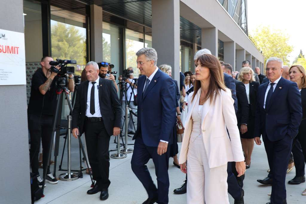Plenković u Mostaru: Hrvatska izdvaja 25,75 miliona eura za 600 projekata Hrvata u BiH