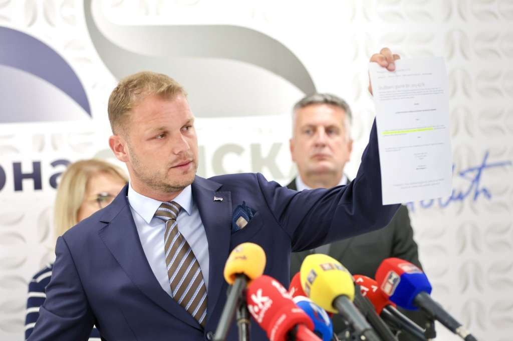 Stanivuković kažnjen sa 16.500 KM, SNSD sa 5.500 KM: Istovremeno odbijen prigovor zbog 31 milion KM za penzionere