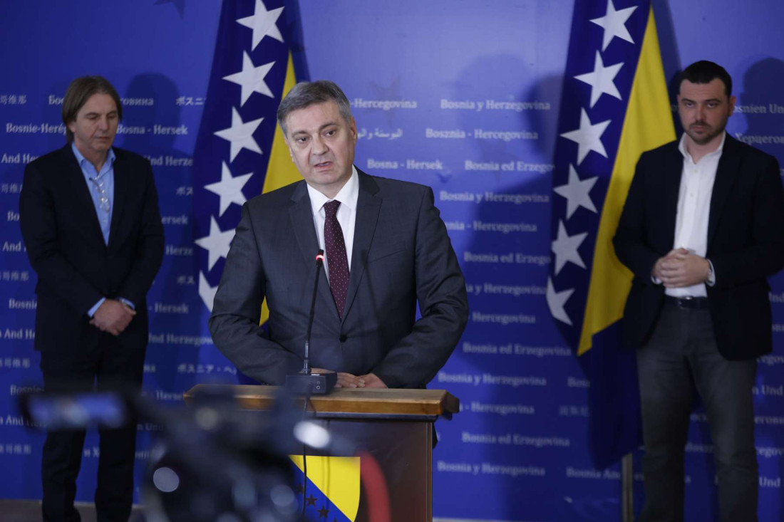 Četrnaest državnih poslanika traži preispitivanje i suspenziju sporazuma Srbije i RS-a