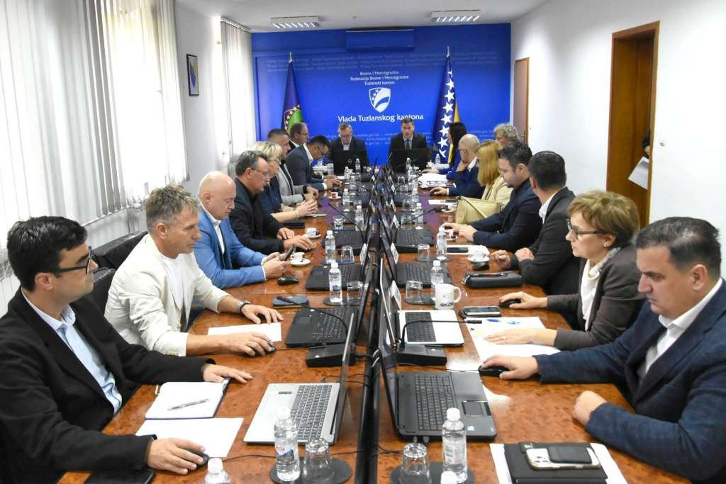 Tri miliona KM podrške nedovoljno razvijenim općinama u TK, za uvezivanje staža 224.000 KM