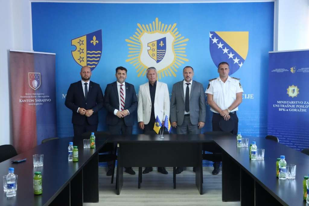 MUP KS dodijelio taktičke uniforme policijskim službenicima MUP-a BPK Goražde