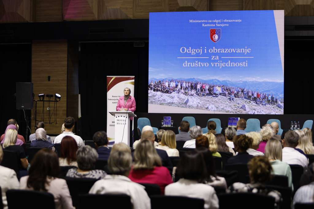 Panel 'Promjene koje život znače' - Škole trebaju biti mjesta sigurnosti, podrške i pripadnosti