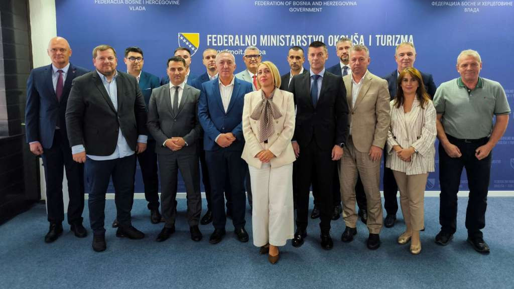 Pozder potpisala ugovore: Više od 1,24 miliona KM za projekte zaštite okoliša i razvoja turizma