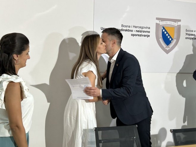 U UIO BiH uručena prva rješenja za povrat PDV na kupovinu prve nekretnine