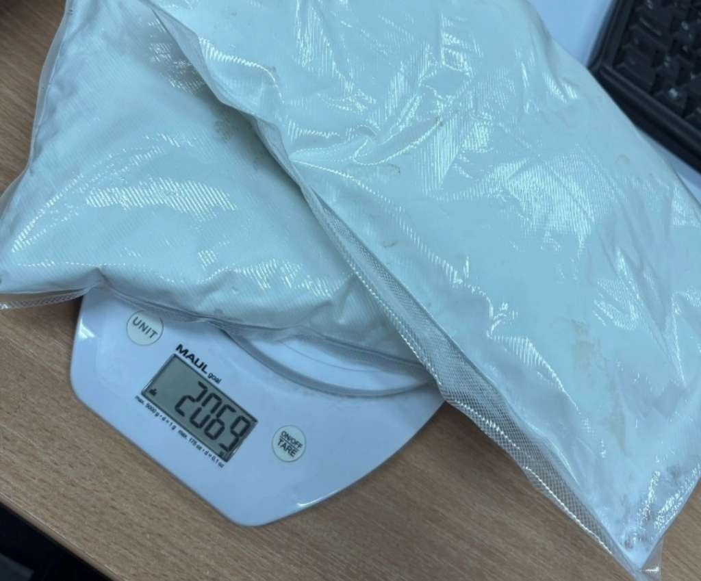 Maloljetniku prodao kilogram marihune, obojica uhićeni