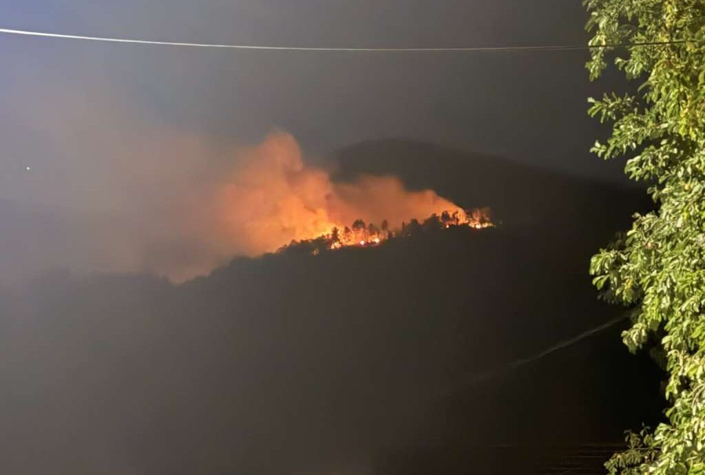 Stanje na požarištu iznad Vrbanje bolje, miris dima zahvatio cijelu Banju Luku