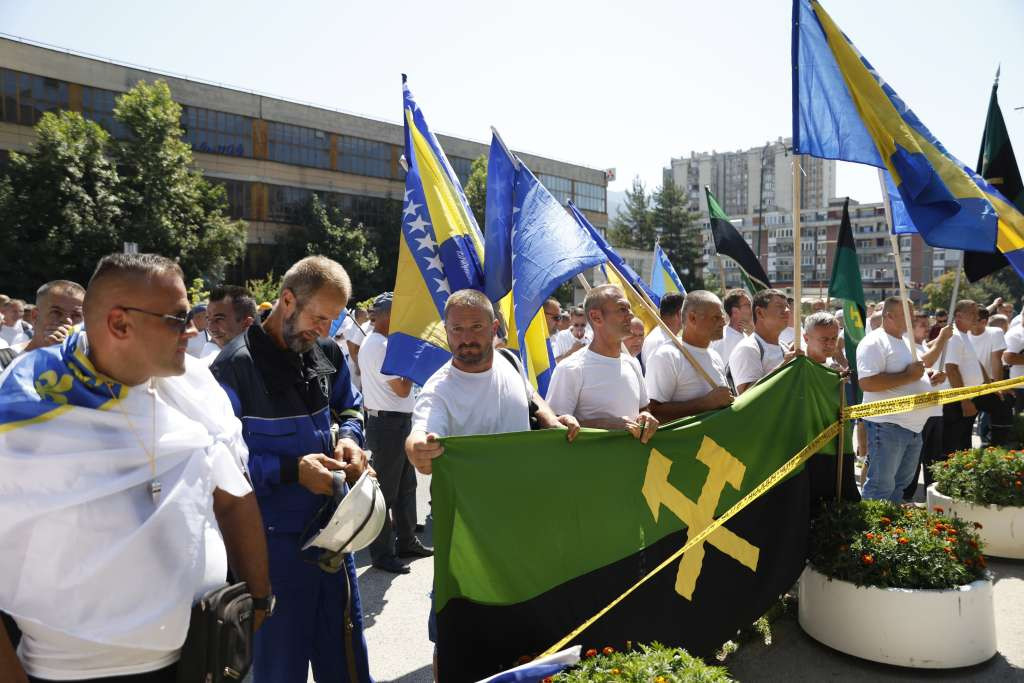 Rudari Breze i Bile odustali od protesta u Sarajevu, ostaju u neposluhu do isplate plaće