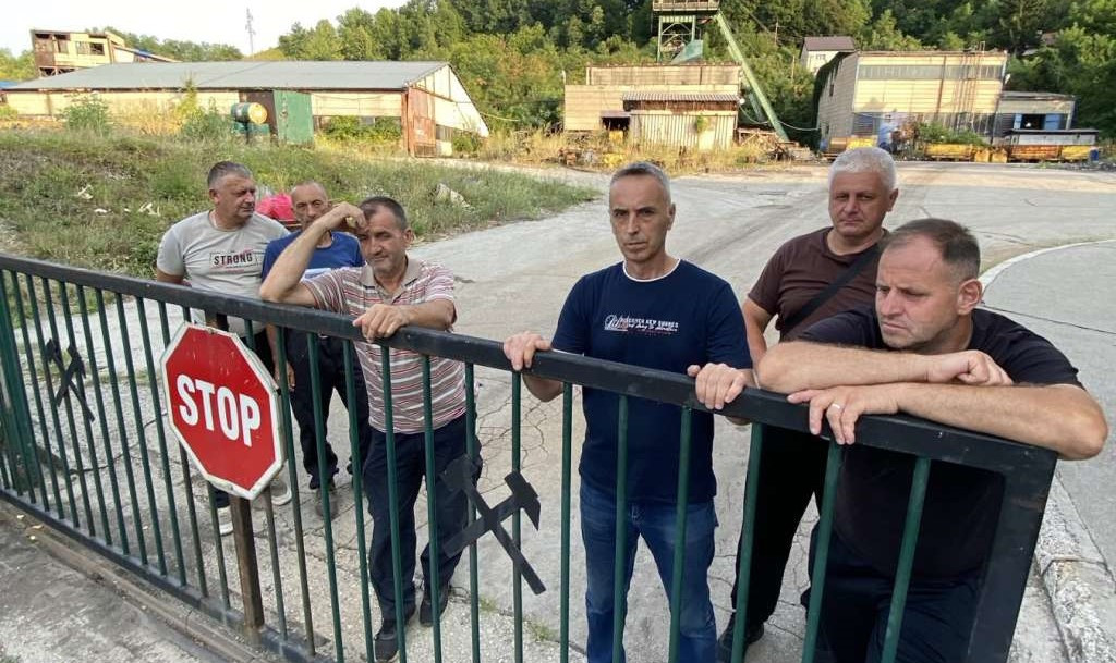 Zenički rudari i dalje u štrajku glađu, treću noć prenoćili u Domu rudara