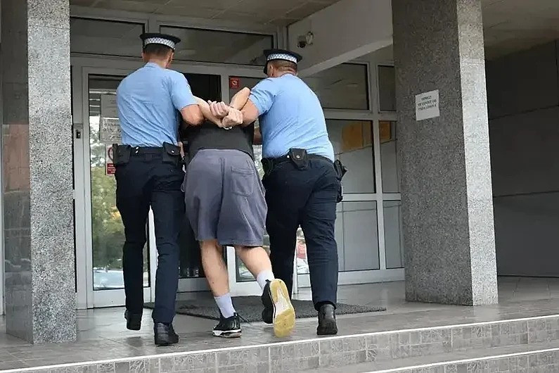 Zbog obljube dvije maloljetnice u okolini Gradiške u RS uhapšena petorica