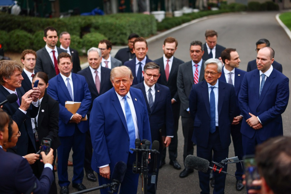 Trump okupio čelnike tehnoloških giganata i najavio nova pravila za umjetnu inteligenciju