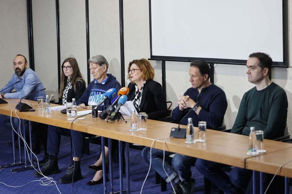 Izdavači i knjižari iz KS traže poništavanje tendera za nabavku udžbenika za osnovnu školu